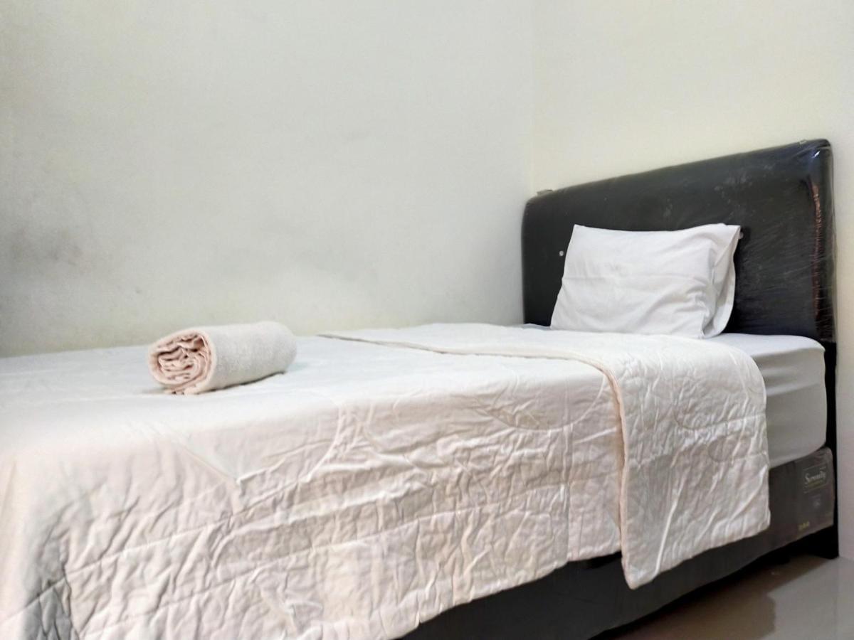 Homestay Danesti Syariah Near Bandara Sultan Hasanuddin Makasar Zewnętrze zdjęcie