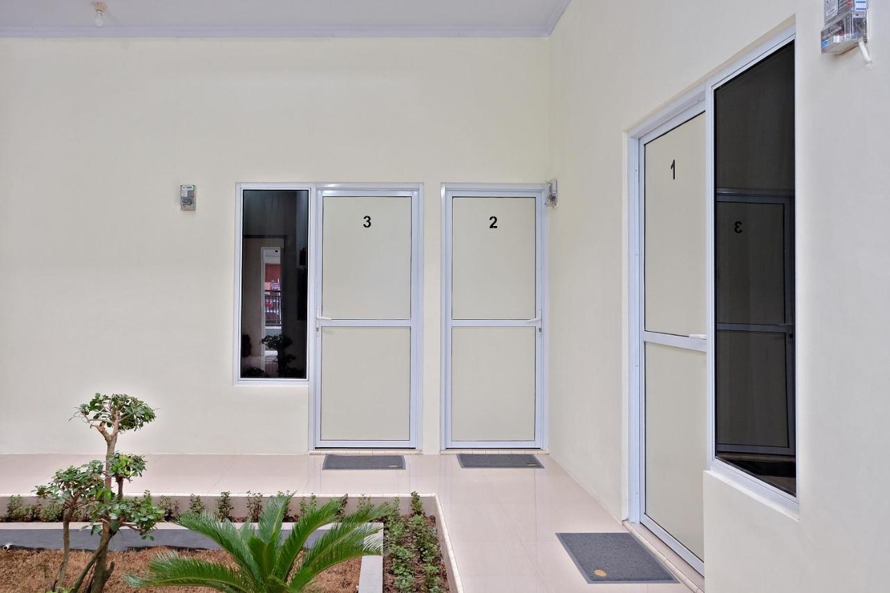 Homestay Danesti Syariah Near Bandara Sultan Hasanuddin Makasar Zewnętrze zdjęcie